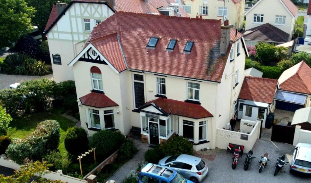 חלנדודנו Cleave Court Guest House מראה חיצוני תמונה