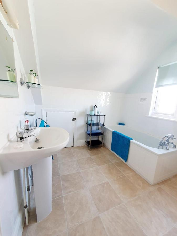 חלנדודנו Cleave Court Guest House מראה חיצוני תמונה