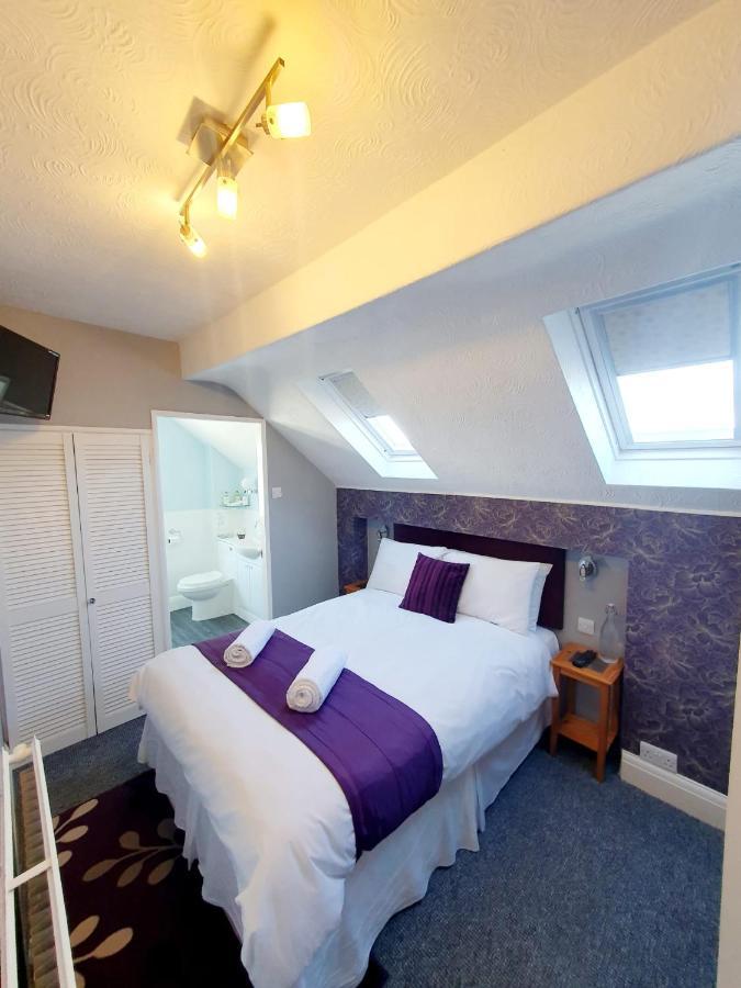 חלנדודנו Cleave Court Guest House מראה חיצוני תמונה