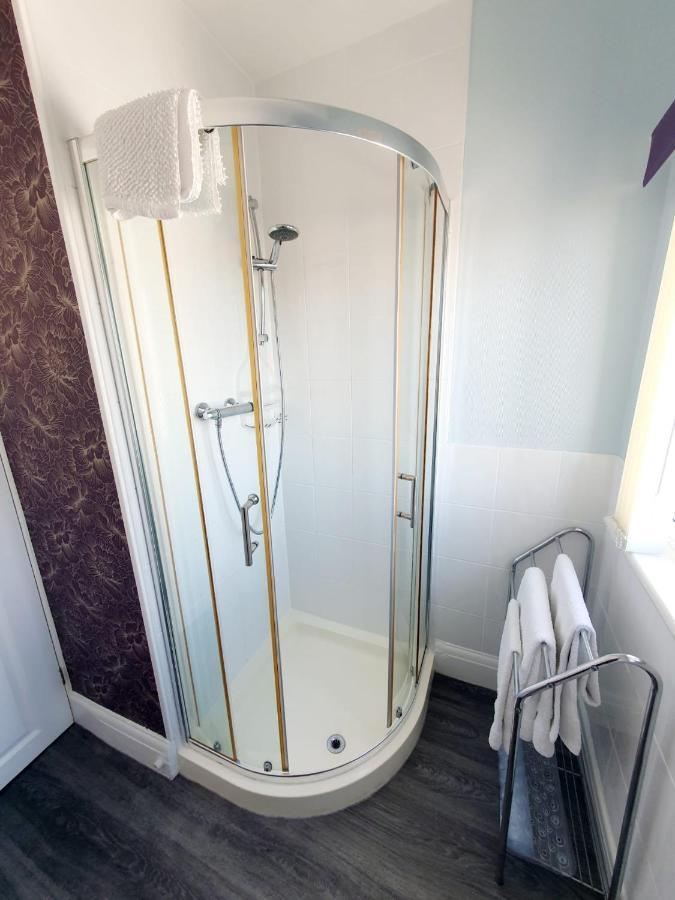 חלנדודנו Cleave Court Guest House מראה חיצוני תמונה