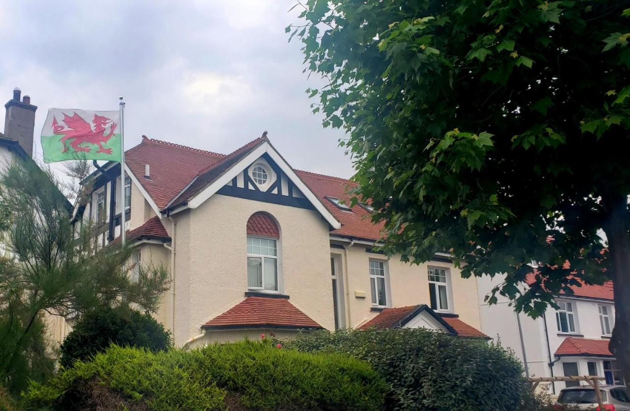 חלנדודנו Cleave Court Guest House מראה חיצוני תמונה