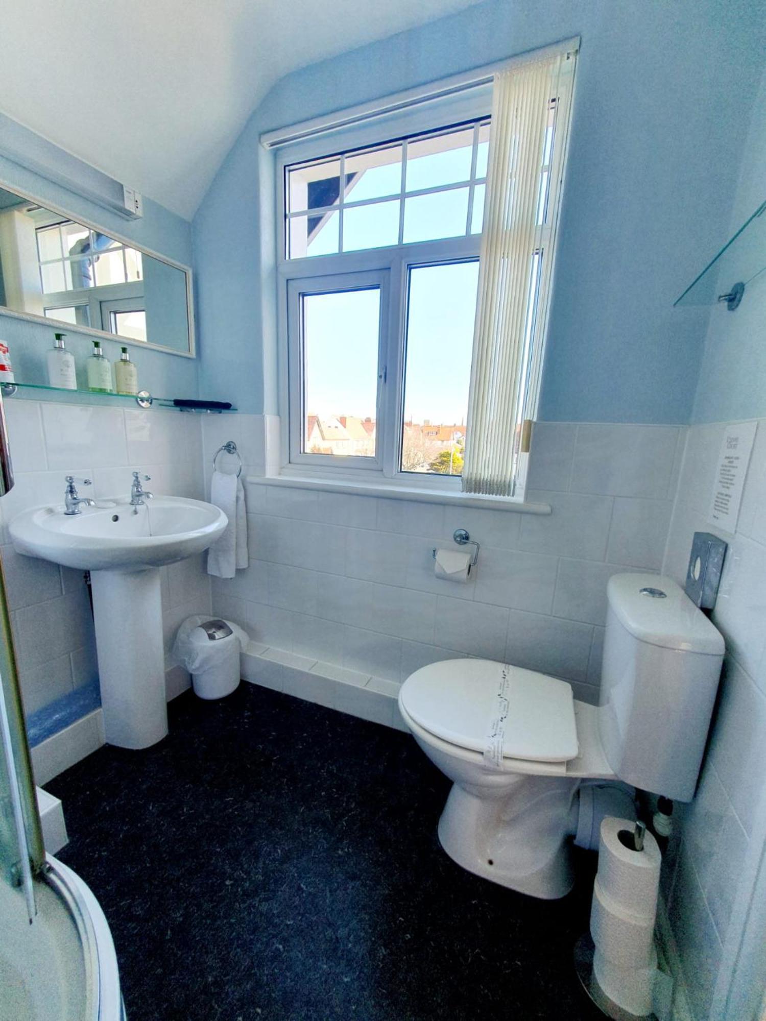 חלנדודנו Cleave Court Guest House מראה חיצוני תמונה